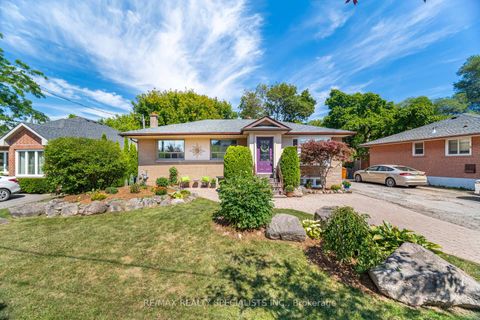 Photo 1 at 1539 Pembroke Drive, CP College Park, Oakville