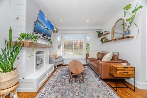 Photo 9 at 1539 Pembroke Drive, CP College Park, Oakville
