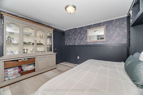 Photo 36 at 1539 Pembroke Drive, CP College Park, Oakville