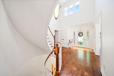 Photo 2 at 1246 Old Carriage Way, GA Glen Abbey, Oakville