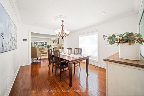Photo 6 at 1246 Old Carriage Way, GA Glen Abbey, Oakville