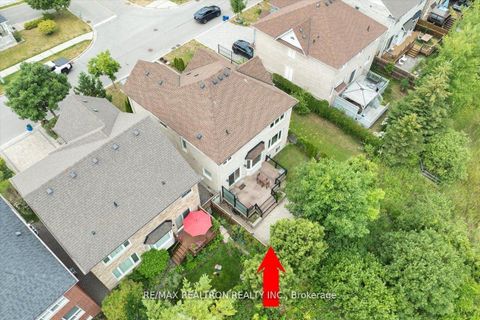 Photo 2 at 51 Verdi Road, Oak Ridges, Richmond Hill