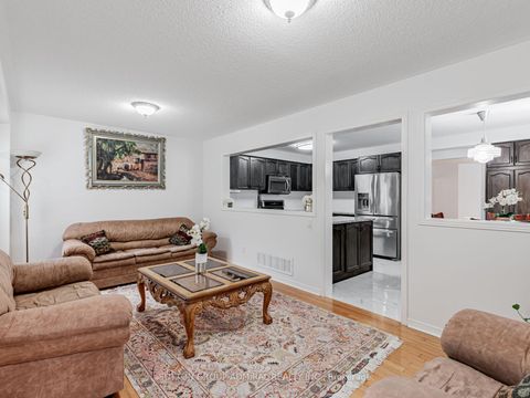 Photo 13 at 185 Foxfield Crescent, Patterson, Vaughan