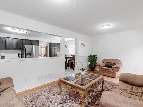 Photo 14 at 185 Foxfield Crescent, Patterson, Vaughan