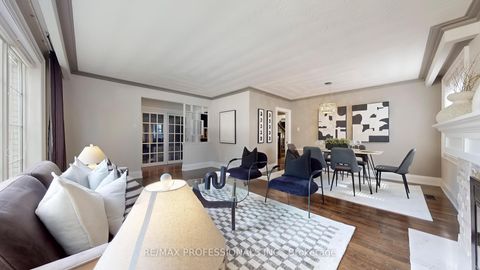 Photo 6 at 5 Grasspoint Crescent, Markland Wood, Toronto