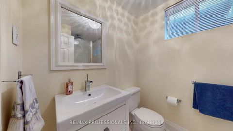 Photo 36 at 5 Grasspoint Crescent, Markland Wood, Toronto