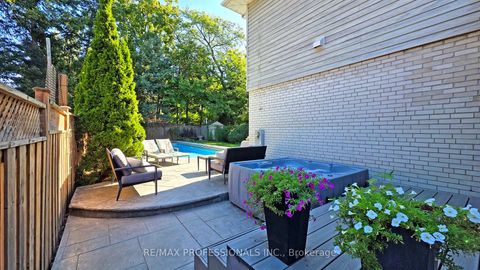 Photo 40 at 5 Grasspoint Crescent, Markland Wood, Toronto