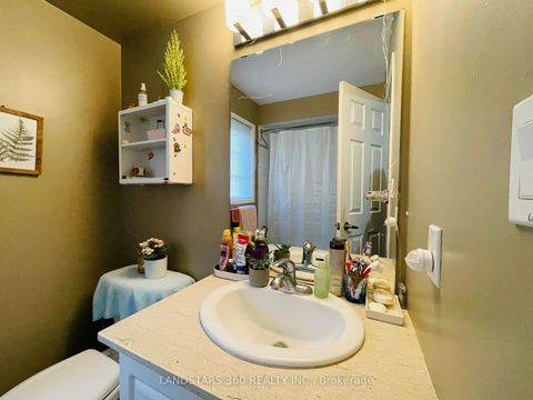 Photo 8 at #108 - 109 The Queensway, Swansea, Toronto