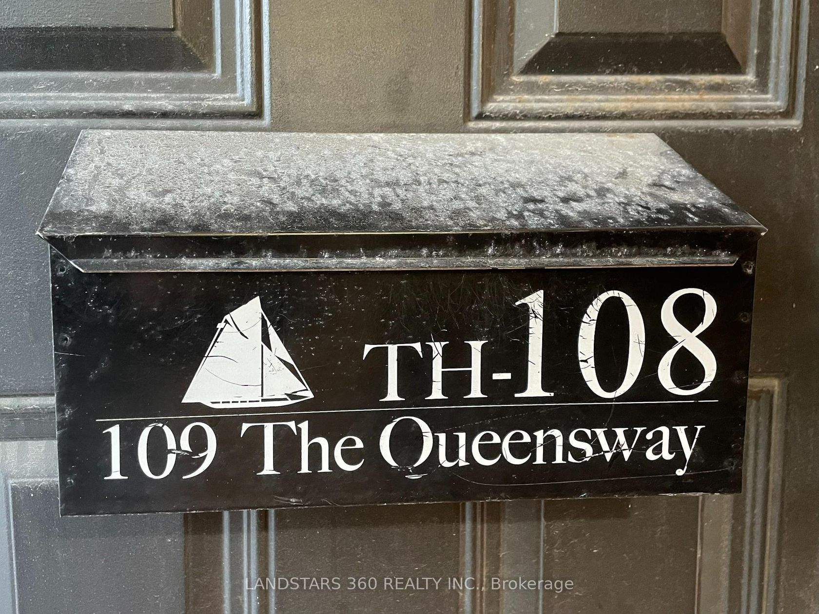 #108 - 109 The Queensway, Swansea, Toronto by Loree Meneguzzi Real Estate #108 - 109 The Queensway, Swansea, Toronto
