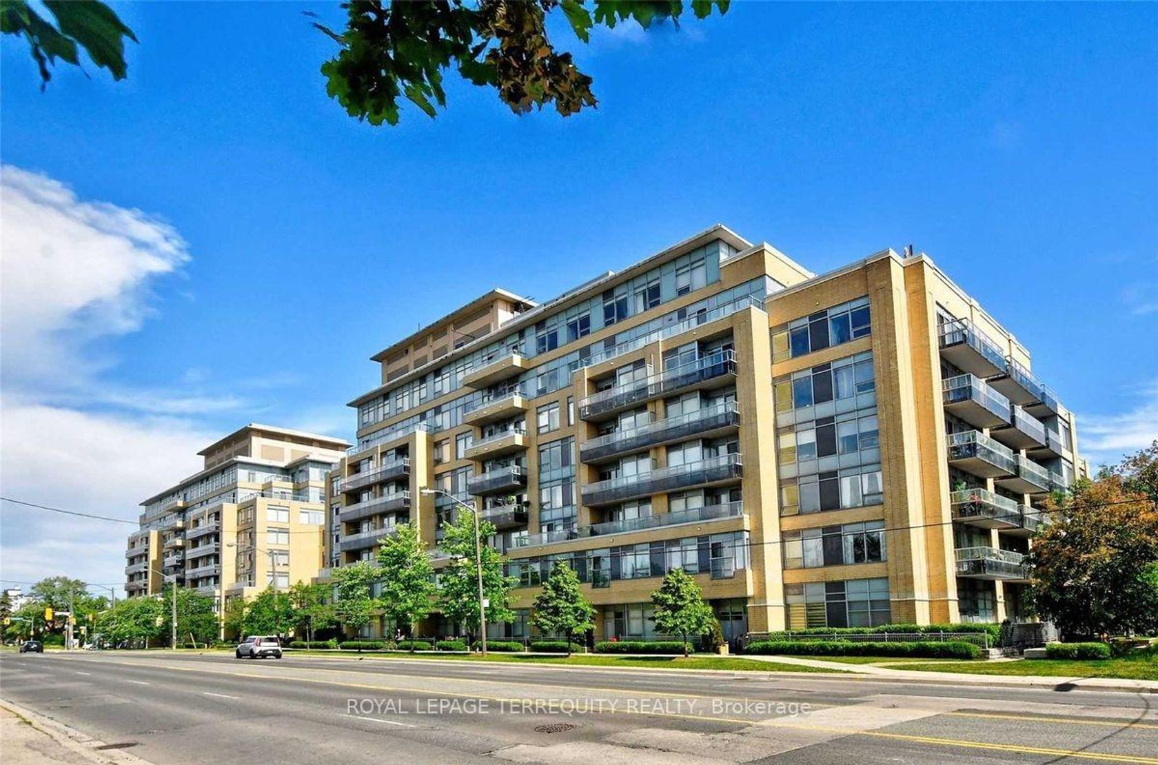 234 - 701 Sheppard Avenue W, Clanton Park, Toronto by Loree Meneguzzi Real Estate 234 - 701 Sheppard Avenue W, Clanton Park, Toronto