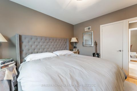 Photo 17 at 23 Allingham Gardens, Clanton Park, Toronto