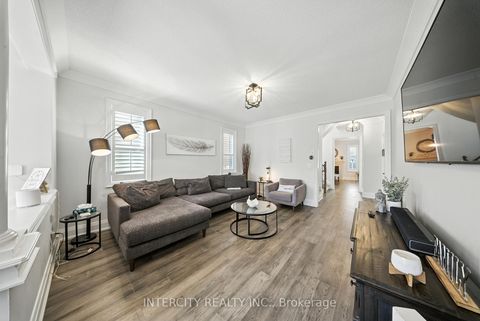 Photo 6 at 74 Terme Avenue, Vellore Village, Vaughan