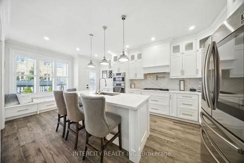 Photo 11 at 74 Terme Avenue, Vellore Village, Vaughan