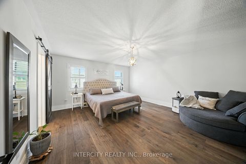 Photo 18 at 74 Terme Avenue, Vellore Village, Vaughan