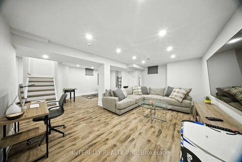 Photo 27 at 74 Terme Avenue, Vellore Village, Vaughan