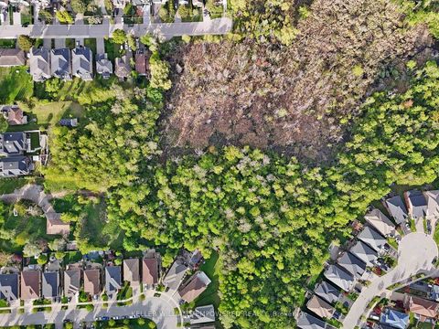 Photo 2 at 69 Snively Street, Oak Ridges Lake Wilcox, Richmond Hill