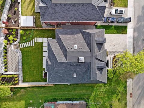 Photo 3 at 69 Snively Street, Oak Ridges Lake Wilcox, Richmond Hill