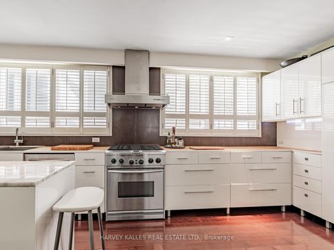 Photo 9 at 15 Ridelle Avenue, Forest Hill North, Toronto