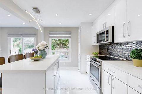Photo 18 at 60 Steepleview Crescent, North Richvale, Richmond Hill