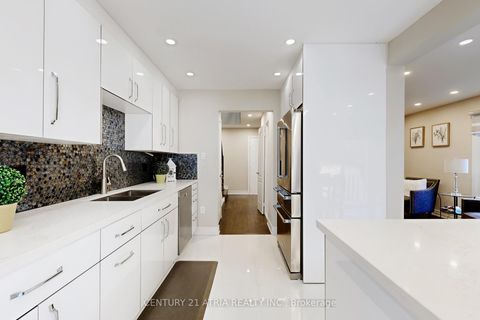 Photo 19 at 60 Steepleview Crescent, North Richvale, Richmond Hill