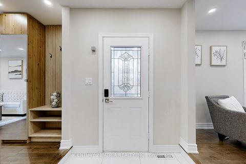 Photo 24 at 60 Steepleview Crescent, North Richvale, Richmond Hill