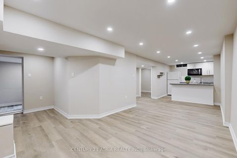 Photo 38 at 60 Steepleview Crescent, North Richvale, Richmond Hill