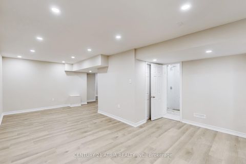 Photo 39 at 60 Steepleview Crescent, North Richvale, Richmond Hill