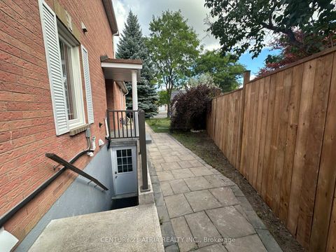 Photo 3 at 60 Steepleview Crescent, North Richvale, Richmond Hill