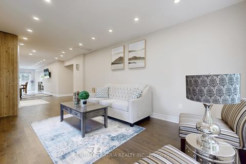 Photo 6 at 60 Steepleview Crescent, North Richvale, Richmond Hill