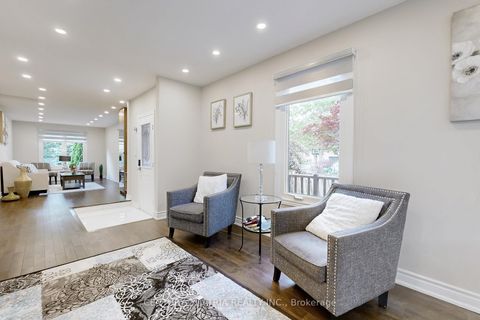 Photo 10 at 60 Steepleview Crescent, North Richvale, Richmond Hill