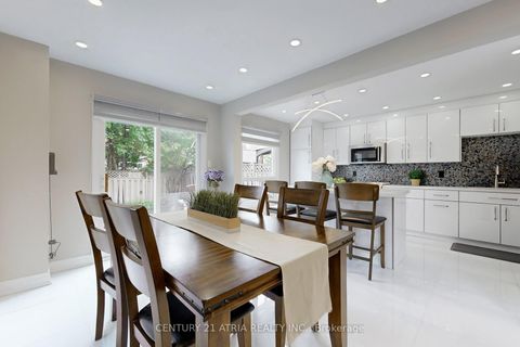 Photo 11 at 60 Steepleview Crescent, North Richvale, Richmond Hill