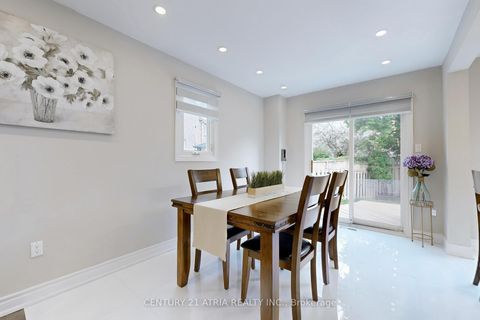 Photo 13 at 60 Steepleview Crescent, North Richvale, Richmond Hill