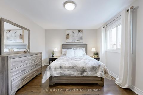 Photo 29 at 60 Steepleview Crescent, North Richvale, Richmond Hill