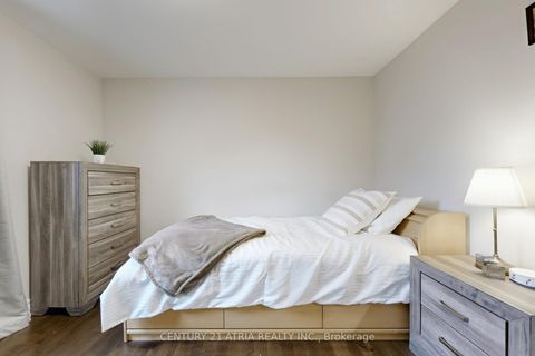 Photo 33 at 60 Steepleview Crescent, North Richvale, Richmond Hill
