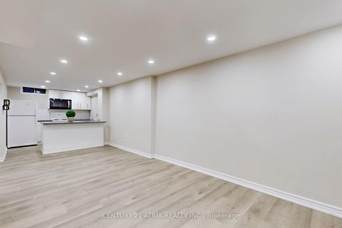 Photo 35 at 60 Steepleview Crescent, North Richvale, Richmond Hill