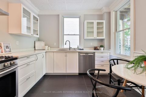 Photo 2 at 234 Seaton Street, Moss Park, Toronto