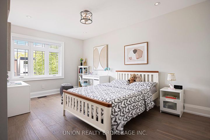 Photo 18 at 33 Hunt Club Drive, Cliffside, Toronto