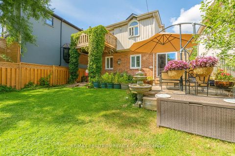 Photo 2 at 663 Woburn Avenue, Nortown, Toronto