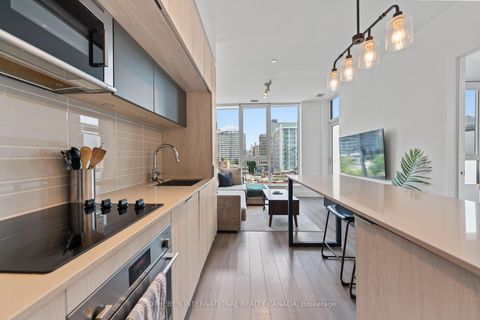 Photo 5 at 412 - 1 Belsize Drive, Mount Pleasant West, Toronto