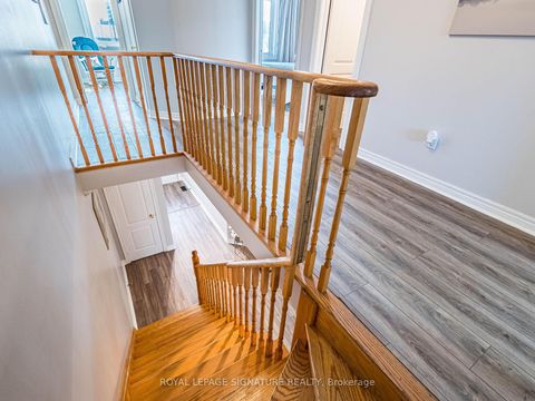 Photo 15 at 152 Lindenshire Avenue, Maple, Vaughan