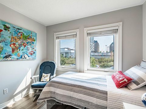 Photo 27 at 152 Lindenshire Avenue, Maple, Vaughan