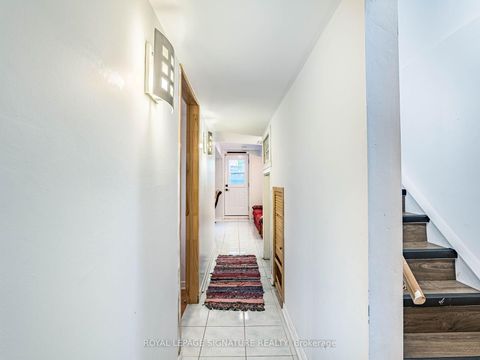 Photo 29 at 152 Lindenshire Avenue, Maple, Vaughan