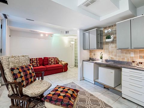 Photo 33 at 152 Lindenshire Avenue, Maple, Vaughan