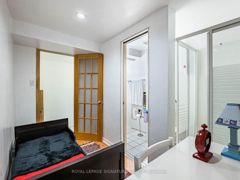 Photo 36 at 152 Lindenshire Avenue, Maple, Vaughan