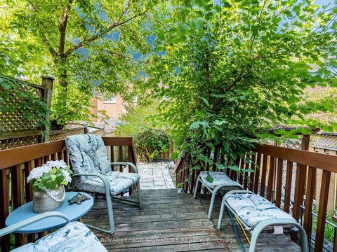 Photo 38 at 152 Lindenshire Avenue, Maple, Vaughan