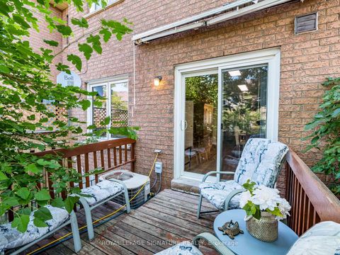 Photo 39 at 152 Lindenshire Avenue, Maple, Vaughan
