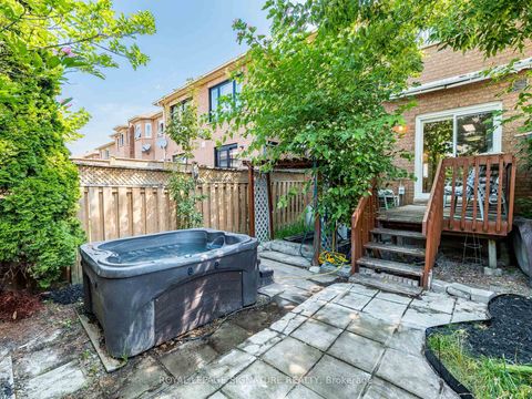 Photo 40 at 152 Lindenshire Avenue, Maple, Vaughan