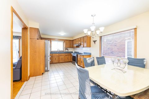 Photo 14 at 144 Jackman Crescent, West Woodbridge, Vaughan