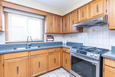 Photo 17 at 144 Jackman Crescent, West Woodbridge, Vaughan