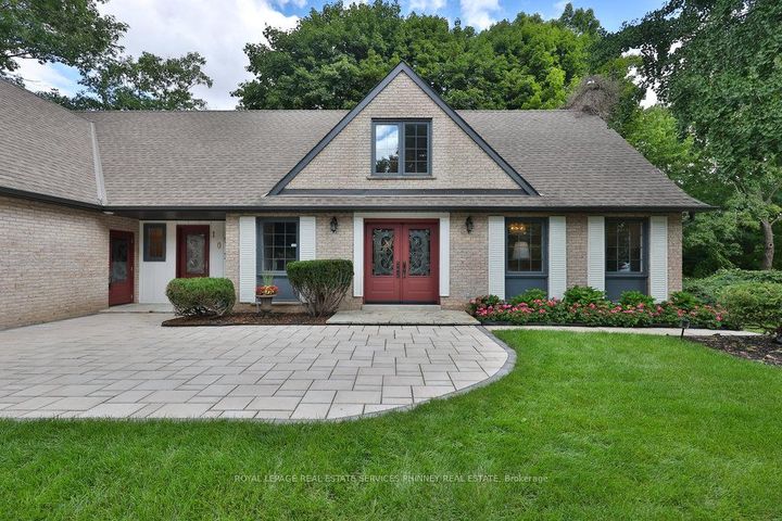 Photo 1 at 1033 Wenleigh Court, Lorne Park, Mississauga